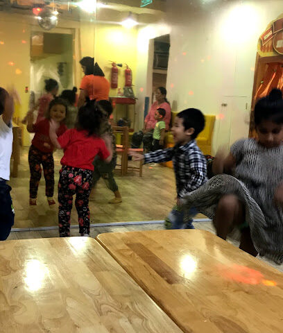 بلدة صغيرة - رأس الخيمة - +971 4 423 2578