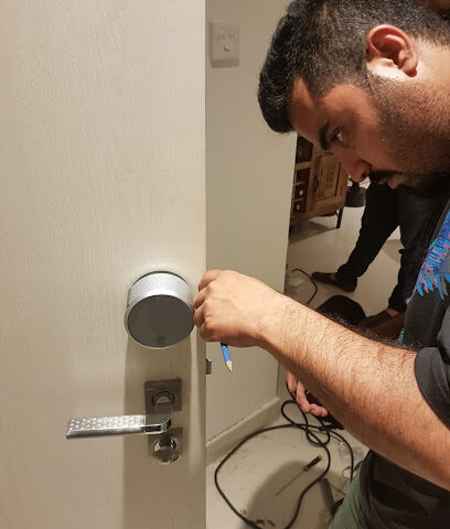 البركة لاصلاح الاقفال - دبي - +971 55 830 2083
