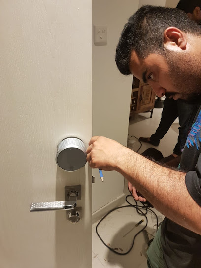 البركة لاصلاح الاقفال - United Arab Emirates|Dubai|333-233 Al Satwa Dubai.|Shope #.1 Juma Qamaisha Al Shamsi Building