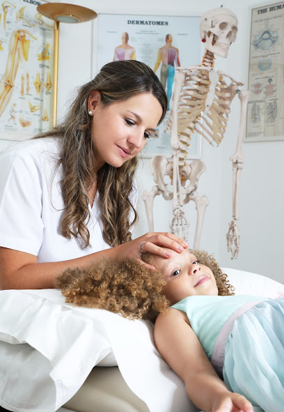 تقويم العظام أمبرا بيرارو - United Arab Emirates|Umm Hurair 2 - Dubai Healthcare City - Dubai|26th St|Building 40 Dubai Healthcare City