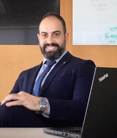 ساري هلال - دبي - +971 56 692 7585