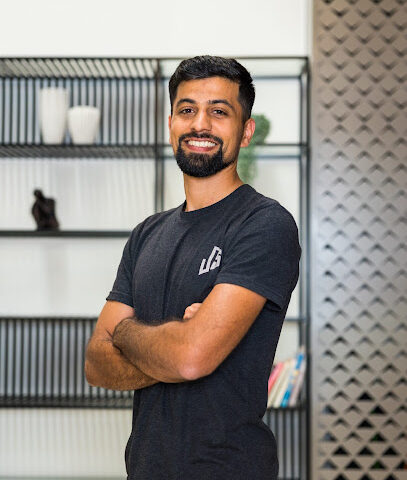 زين بنجواني أخصائي تقويم العظام في دبي - الفجيرة - +971 56 986 1373