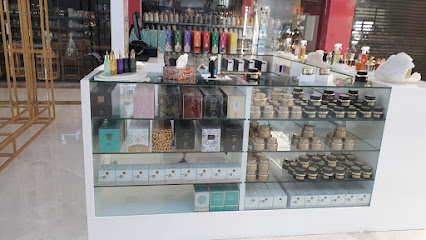 مملكة الطيب للعطور - رأس الخيمة - +971 50 322 2815