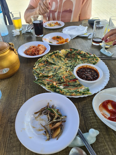 전주 가든 루 와이스 (제벨 다나 달마 포트) مطعم JeonJoo Garden الكوري في مطعم الرويس بالإمارات العربية المتحدة - United Arab Emirates|Al Dhannah City - Abu Dhabi|Adnoc beach