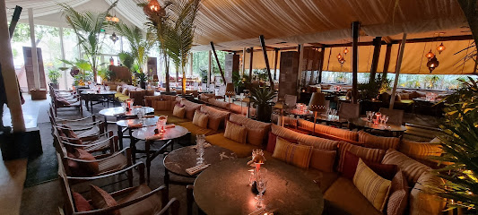 نينيفي - United Arab Emirates|Dubai|Sheikh Zayed Rd|Emirates Towers Hotel