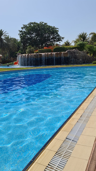 مسبح قصر الإمارات للمغامرات - United Arab Emirates|Al Ras Al Akhdar - Abu Dhabi|West - Corniche Rd|F867+GMG