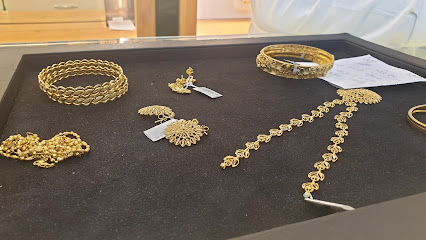 الهند للذهب والماس - القوز مول - دبي - +971 4 328 2120