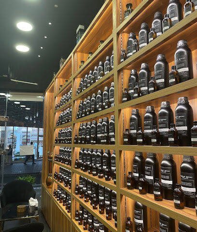يوسف بهاي - رأس الخيمة - +971 4 548 6573