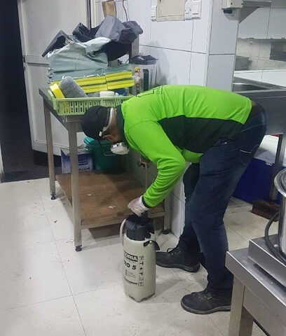 سوبر هايجين لمكافحة الحشرات وبناء. خدمات التنظيف دبي - رأس الخيمة - +971 50 580 2166