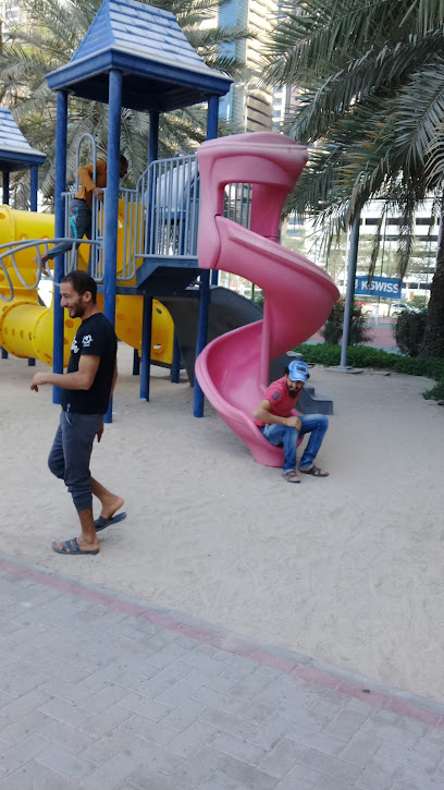 ملعب كرة السلة في حديقة السطوة 1 - United Arab Emirates|Al Satwa - Dubai|214 308th Rd