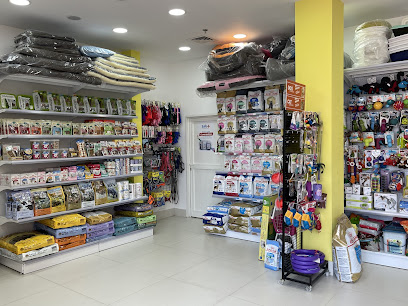 مملكة الحيوانات الأليفة ذ م م | بيوت الكلاب والقطط - United Arab Emirates|Al Quoz Industrial Area 4 - Dubai|26th Street Showroom no-2