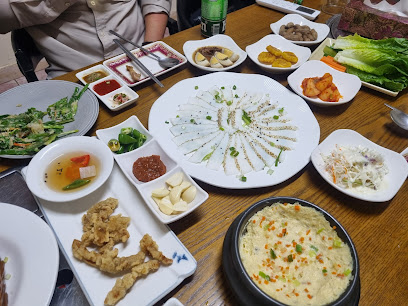 مطعم البنجي - دبي - +971 56 185 1119