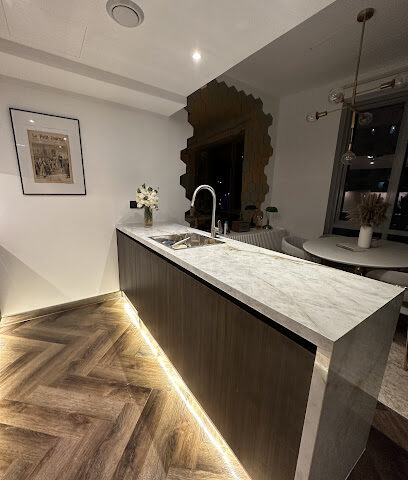 اشنا انتريورز ذ م م - دبي - +971 50 628 0069
