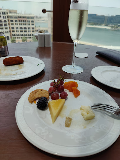 صالة النادي - United Arab Emirates|Abu Dhabi|Grand Canal - The Ritz-Carlton|CF6P+V39