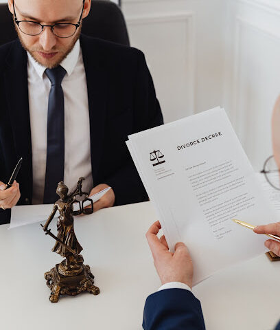 سادس مستشارون قانونيون - دبي - +971 50 100 5130