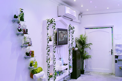 الماس سبا - الفجيرة - +971 55 595 9801