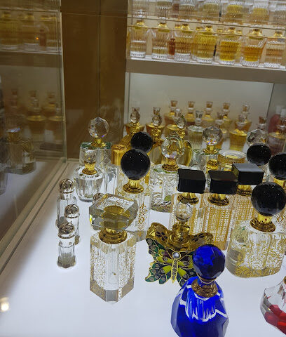 سوق ديرة للعطور - رأس الخيمة - +971 54 402 9088