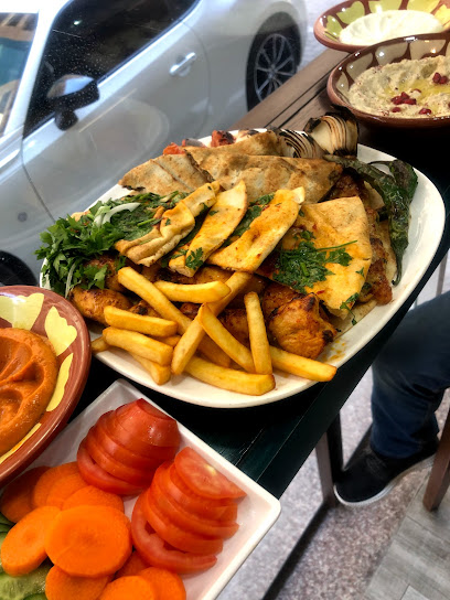 مطعم ومشاوي قصر الضيعة - United Arab Emirates|Sharjah|University City Rd|Shop 3
