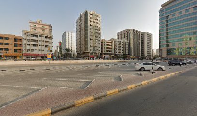 وقوف السيارات في حديقة الرولة - رأس الخيمة -